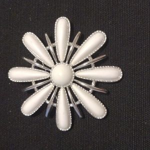 Vintage Sarah Coventry Signed Silver Tone White Acrylic Snow Blossom Brooch